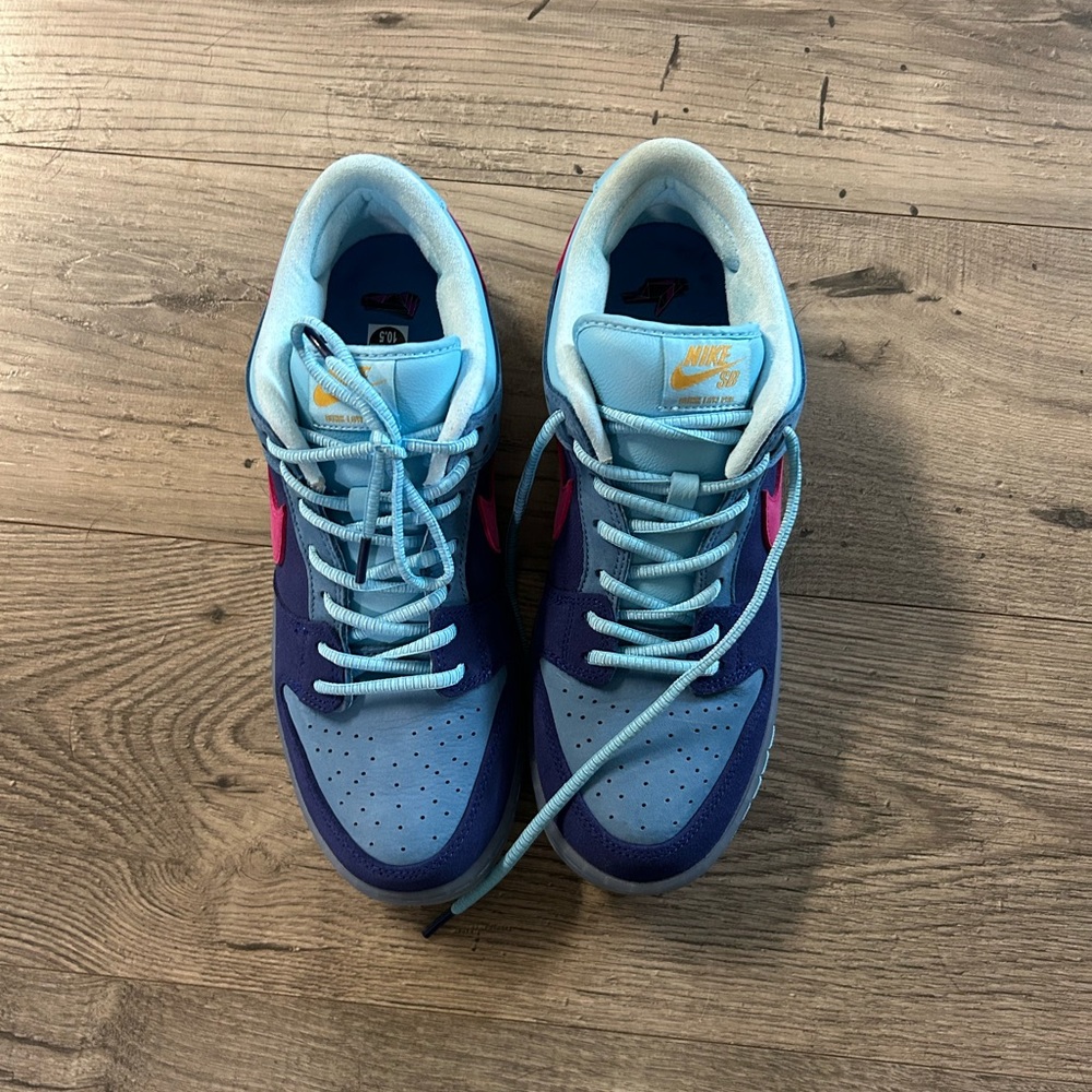 Nike SB Dunk low:  Run The Jewels